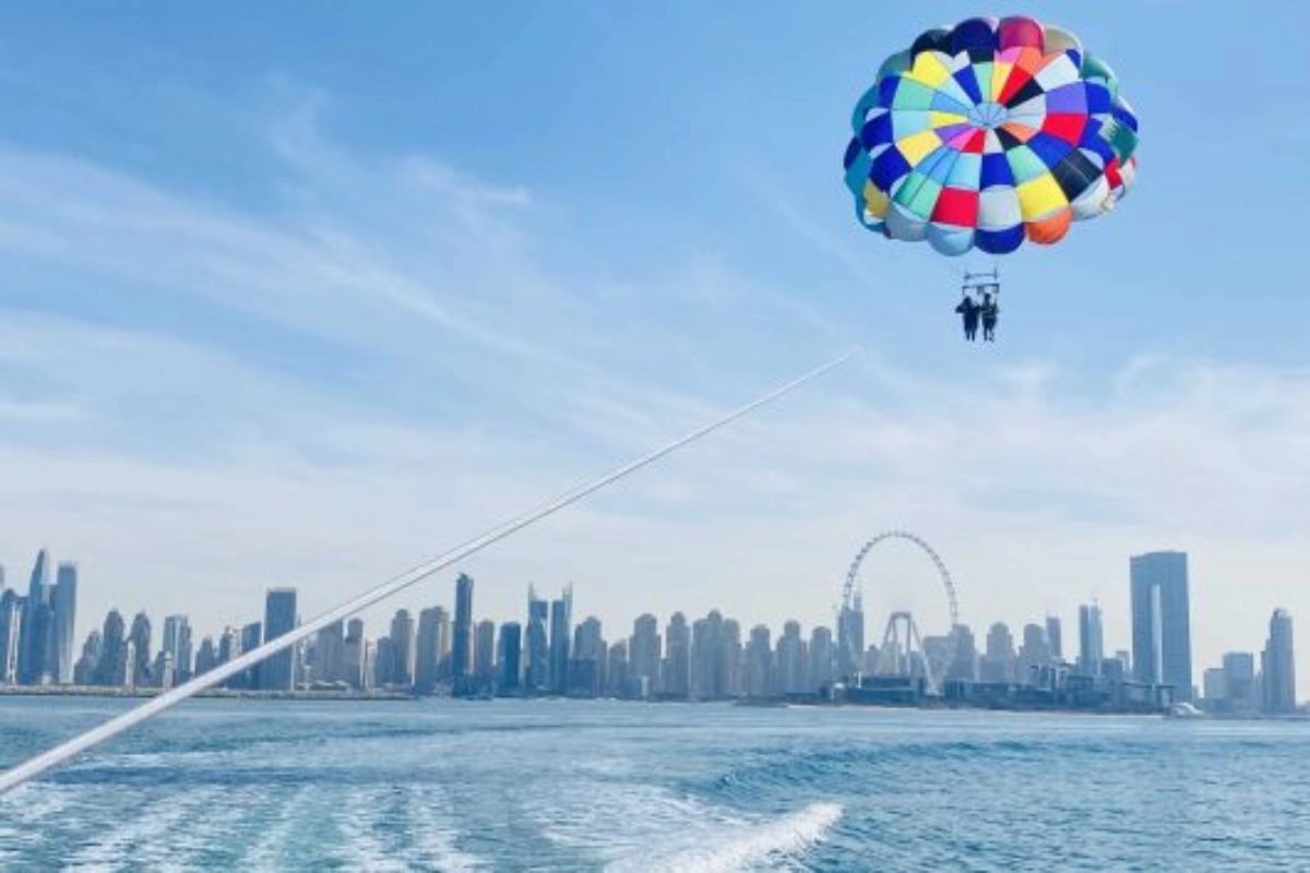 Parasailing in Dubai